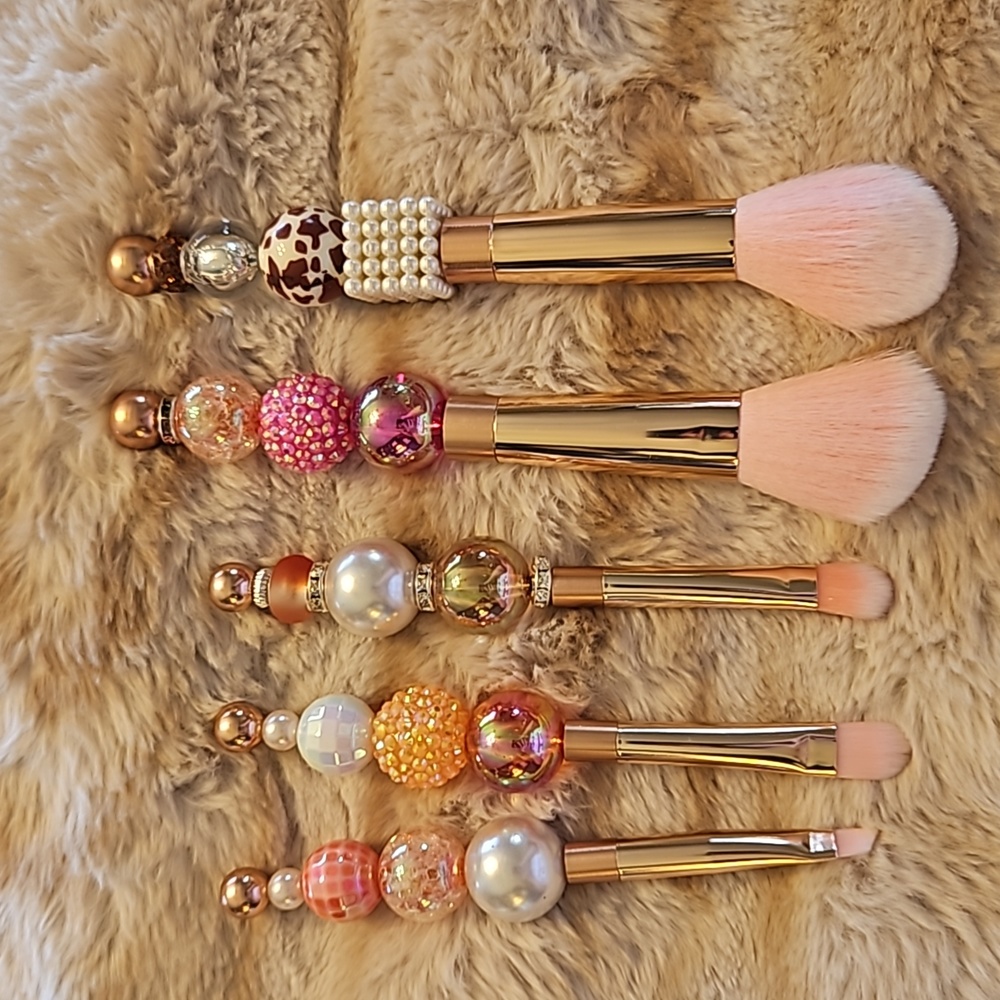 ❣️B4 sets G1 FREE!  Mothers Day gift! Beaded makeup brushes!